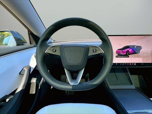 Used 2025 Tesla Model 3 Long Range RWD image 11