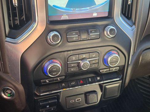 Certified 2022 GMC Sierra 1500 SLE image 19