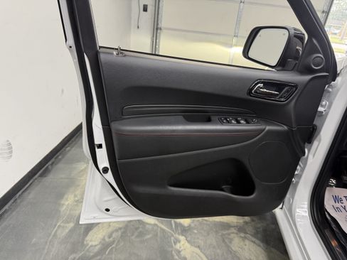 Used 2024 Dodge Durango R/T w/ Tow 'N Go Group AWD/4WD image 9