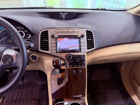 Used 2015 Toyota Venza XLE image 25