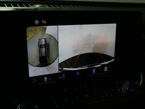 Used 2025 GMC Canyon AT4 w/ Technology Plus Package AWD/4WD image 32