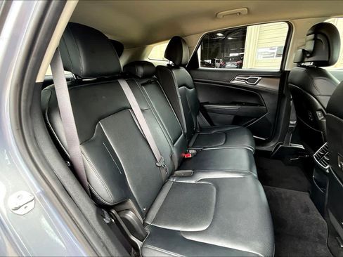 Used 2023 Kia Sportage EX image 19
