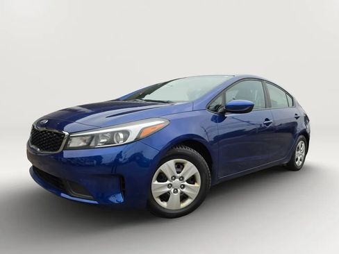 Used 2017 Kia Forte LX w/ LX Popular Package FWD image 2