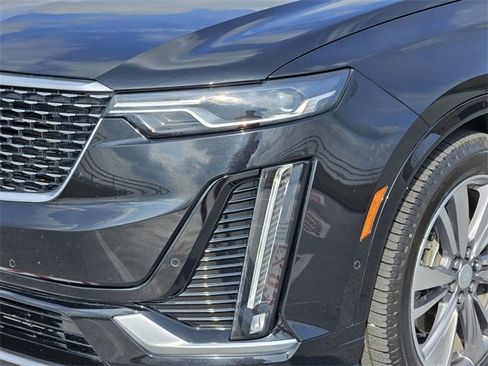 Used 2021 Cadillac XT6 Premium Luxury image 8