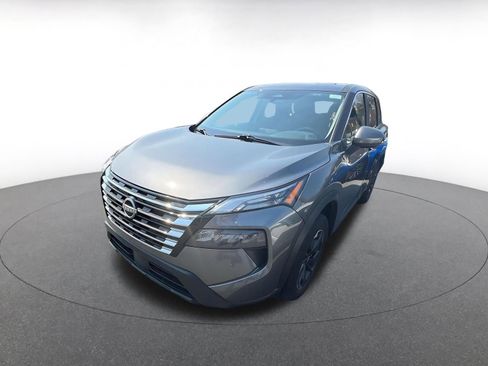 Used 2025 Nissan Rogue SV image 7