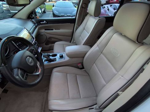 Used 2020 Jeep Grand Cherokee Overland image 17
