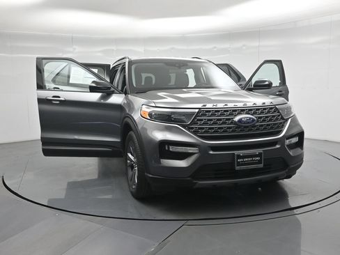 Certified 2023 Ford Explorer XLT w/ Equipment Group 202A RWD image 31