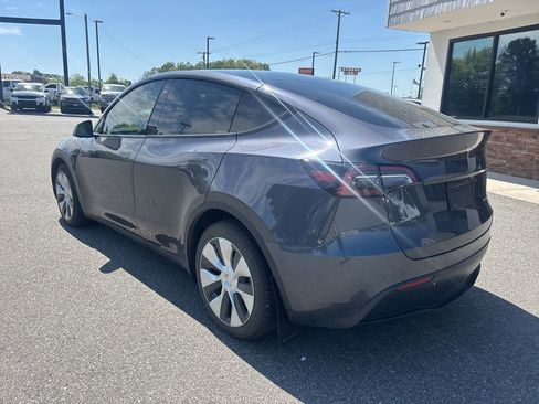 Used 2021 Tesla Model Y Long Range image 5