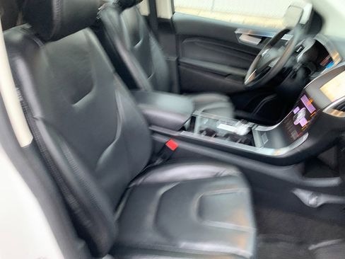 Certified 2019 Ford Edge Titanium w/ Cold Weather Package AWD/4WD image 10