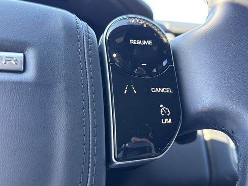 Used 2021 Land Rover Range Rover image 21