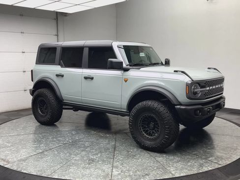 Used 2023 Ford Bronco Badlands AWD/4WD image 32