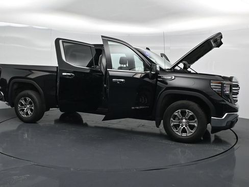 Used 2025 GMC Sierra 1500 SLT RWD image 40