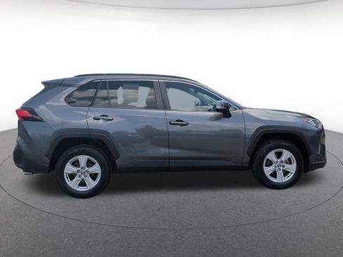 Used 2021 Toyota RAV4 XLE FWD image 7