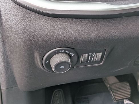 Certified 2024 Jeep Compass Latitude AWD/4WD image 14