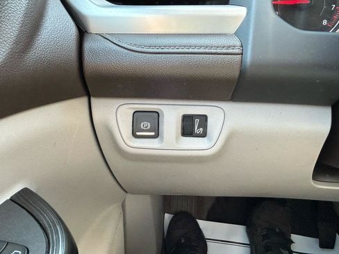 Used 2020 GMC Acadia SLT FWD image 28