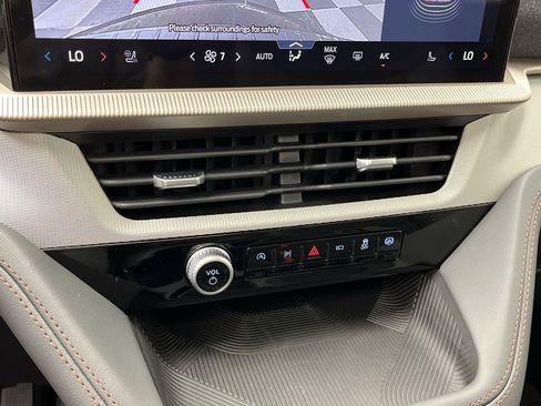 Used 2026 Ford Explorer Active w/ Active Comfort Package AWD/4WD image 25