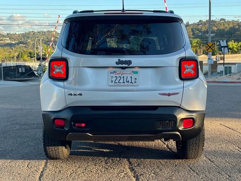 Used 2016 Jeep Renegade Trailhawk image 7