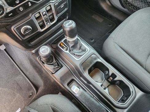 Used 2018 Jeep Wrangler Unlimited Sport S AWD/4WD image 19