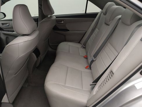 Used 2015 Toyota Camry XLE w/ Moonroof Package image 18