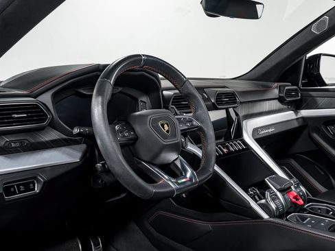 Used 2020 Lamborghini Urus AWD/4WD image 13