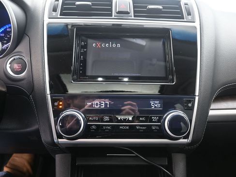 Used 2018 Subaru Outback 2.5i Limited image 9