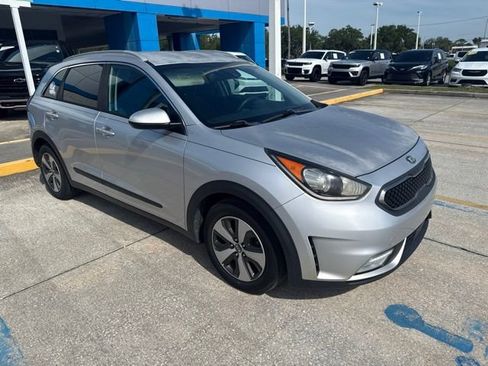 Used 2017 Kia Niro LX FWD image 1