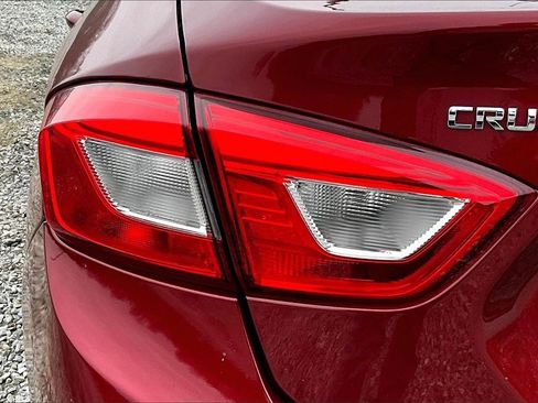 Used 2018 Chevrolet Cruze LT image 26