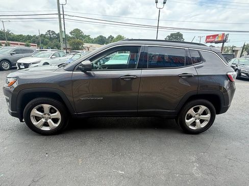 Used 2019 Jeep Compass Latitude AWD/4WD image 4