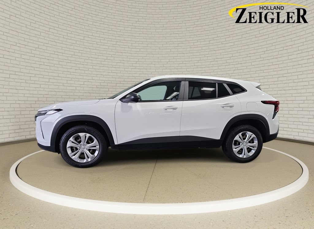 Used 2024 Chevrolet Trax LS FWD image 8