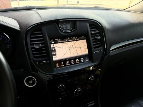 Used 2016 Chrysler 300 S RWD image 33