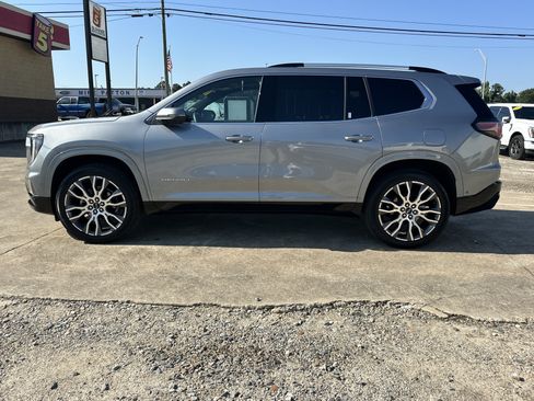 Certified 2026 GMC Acadia Denali Ultimate w/ LPO, All-Weather Package AWD/4WD image 9