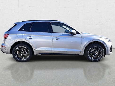 Certified 2023 Audi Q5 e Premium Plus w/ Premium Plus Package image 4