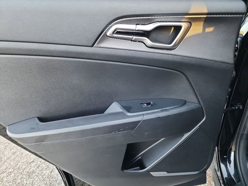 Used 2024 Kia Sportage LX image 34