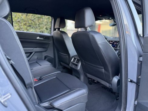 Used 2020 Volkswagen Atlas Cross Sport SE image 38