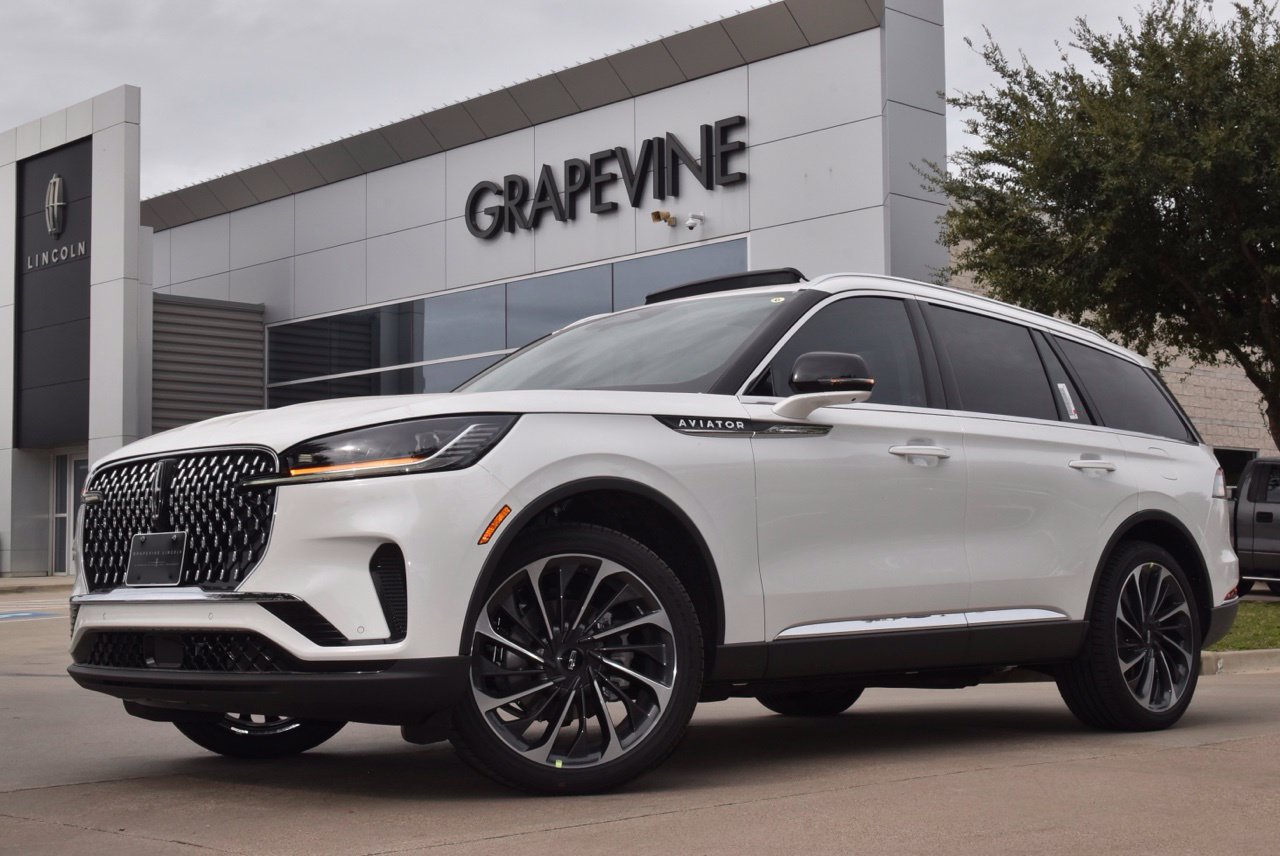 New 2027 Lincoln Aviator Reserve AWD/4WD image 1