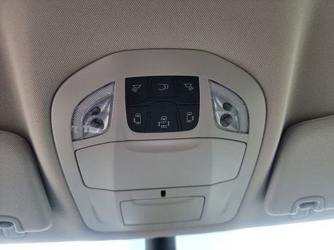 New 2023 Chrysler Pacifica Touring-L image 48