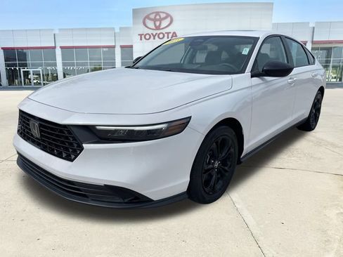 Used 2025 Honda Accord SE image 7