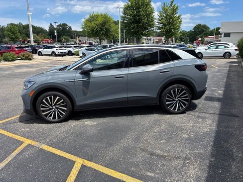Used 2023 Volkswagen ID.4 Pro S Plus AWD/4WD image 4