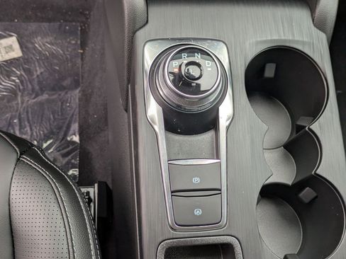 New 2026 Ford Escape SE w/ PHEV Premium Package FWD image 24