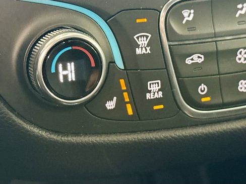 Used 2023 Chevrolet Equinox LT image 21