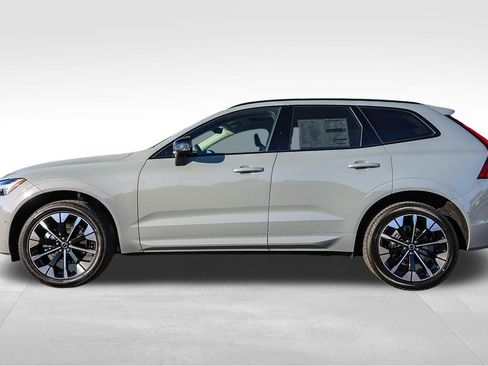 New 2026 Volvo XC60 B5 Plus AWD/4WD image 8