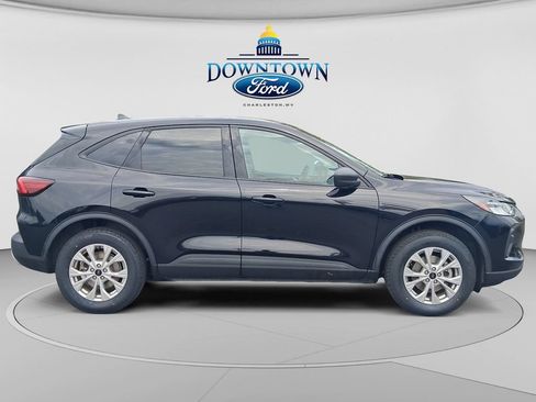 Used 2025 Ford Escape Active w/ Active Premium Tech Pack AWD/4WD image 2