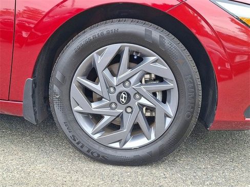 Certified 2024 Hyundai Elantra SEL image 26