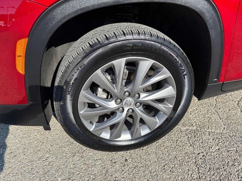 Used 2025 Buick Enclave Preferred AWD/4WD image 33