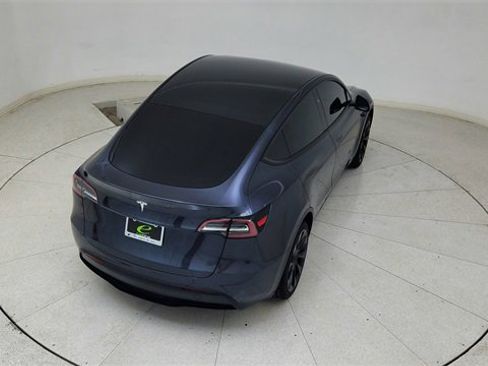 Used 2025 Tesla Model Y Long Range image 79