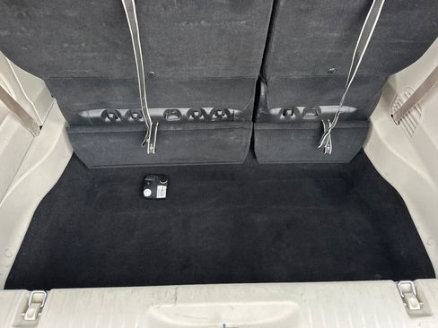 Used 2024 Chrysler Pacifica Touring-L image 16