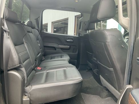 Used 2018 GMC Sierra 2500 Denali w/ Duramax Plus Package AWD/4WD image 13