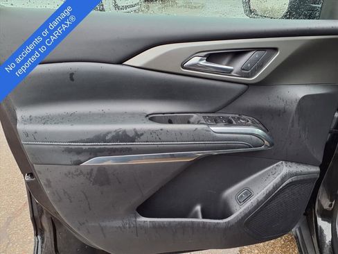 Used 2025 Chevrolet Traverse LT image 15