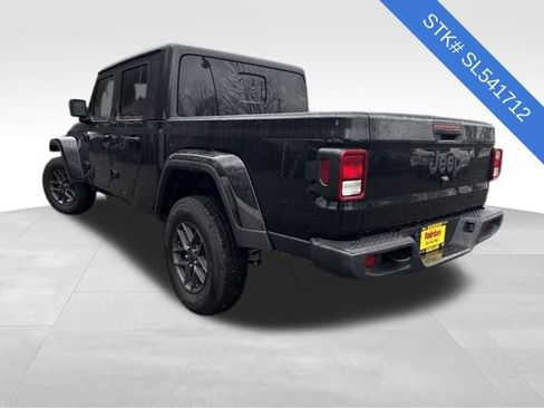 New 2025 Jeep Gladiator Sport image 5