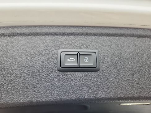 Used 2018 Audi Q5 2.0T Premium Plus w/ Premium Plus Package image 14